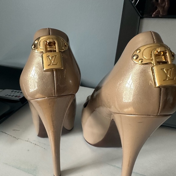 Beautiful barely worn LV heels - Picture 3 of 12
